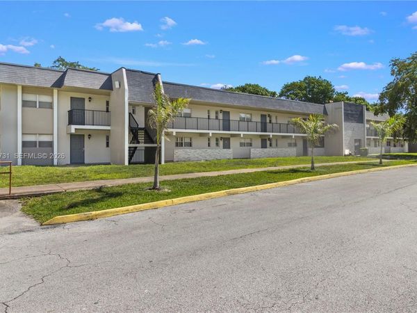 7925 Fairview Dr , Unit 105, Tamarac, FL 33321