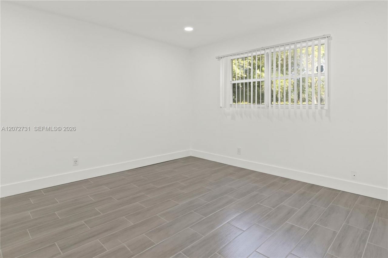 7925 Fairview Dr , Unit 105, Tamarac, FL 33321 Photo