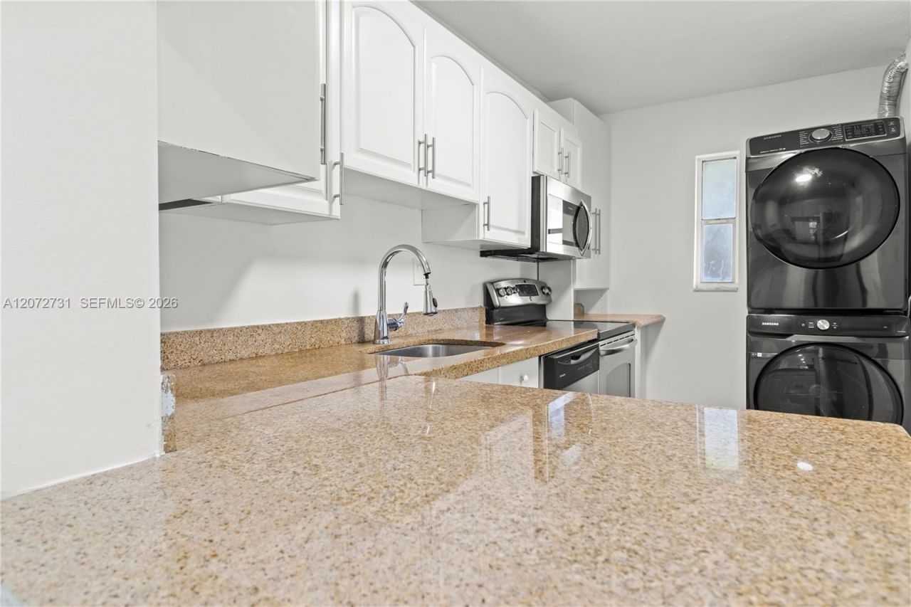 7925 Fairview Dr , Unit 105, Tamarac, FL 33321 Photo