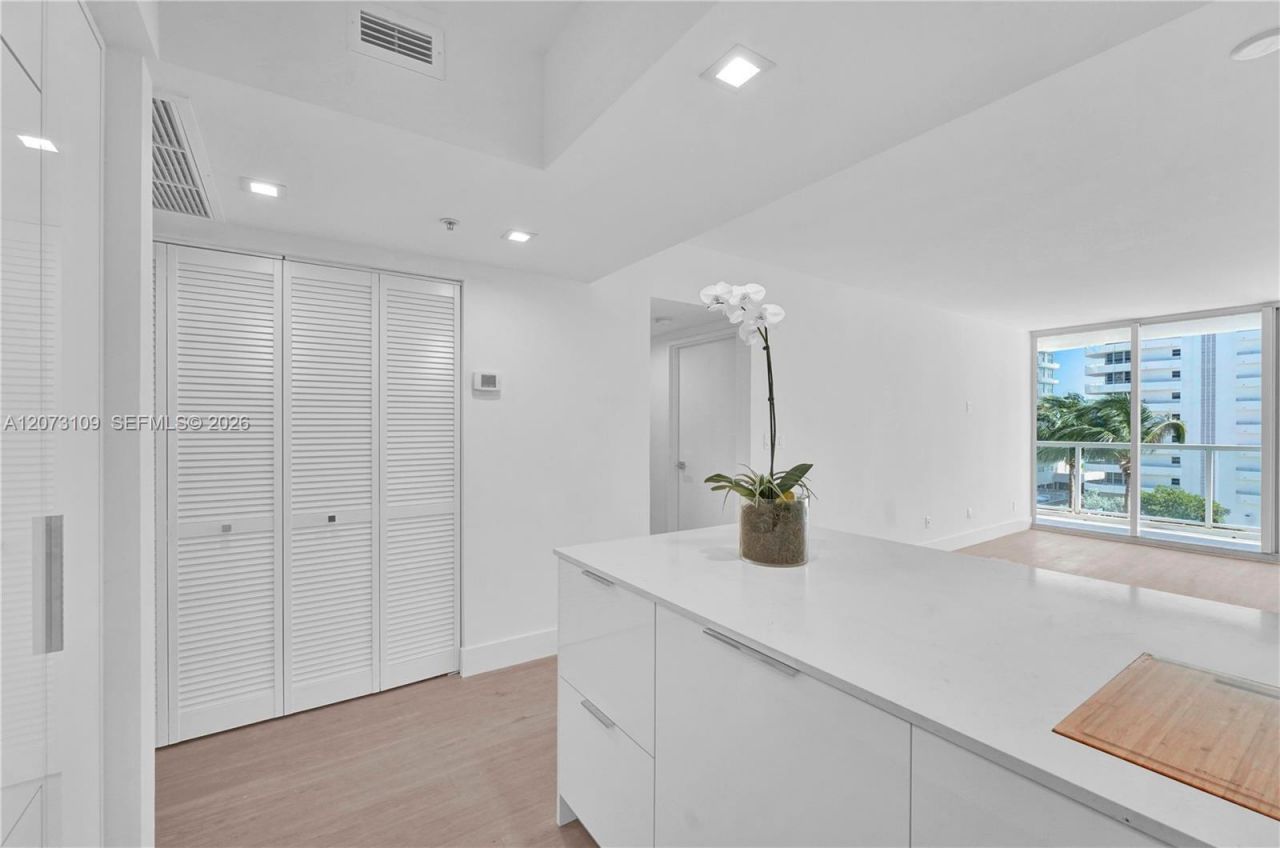 5600 Collins Ave, Unit 6A, Miami Beach, FL 33140 Photo