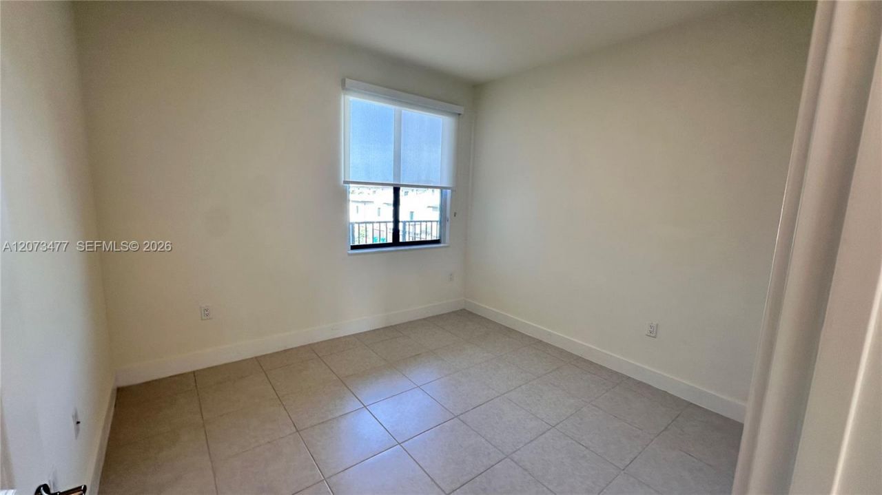 8001 NW 41st St, Unit 308, Doral, FL 33166 Photo