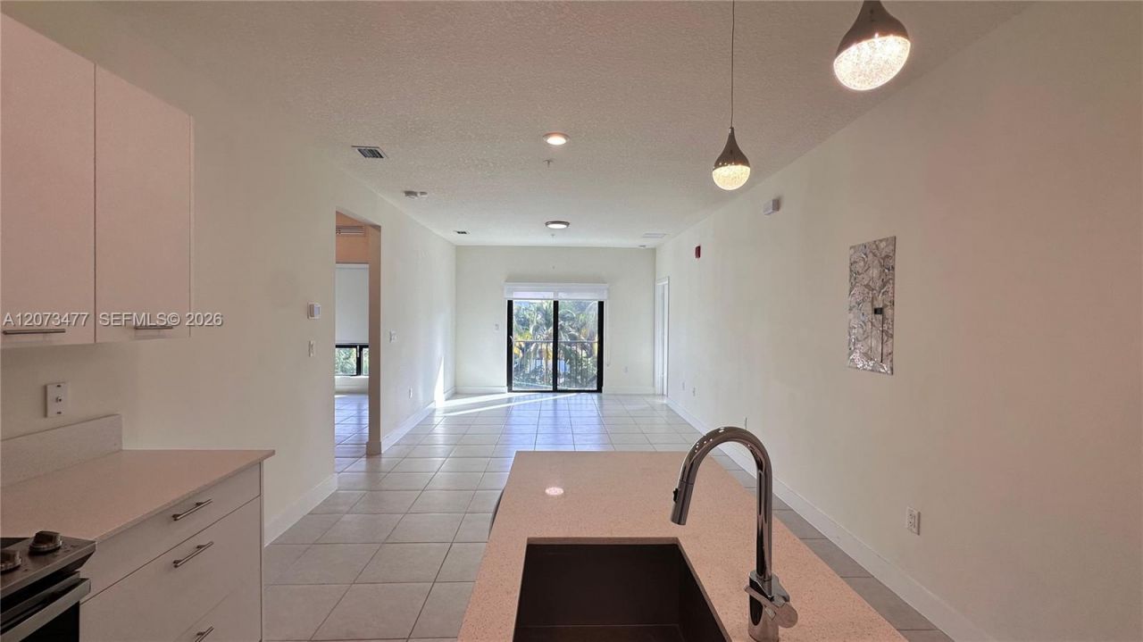 8001 NW 41st St, Unit 308, Doral, FL 33166 Photo