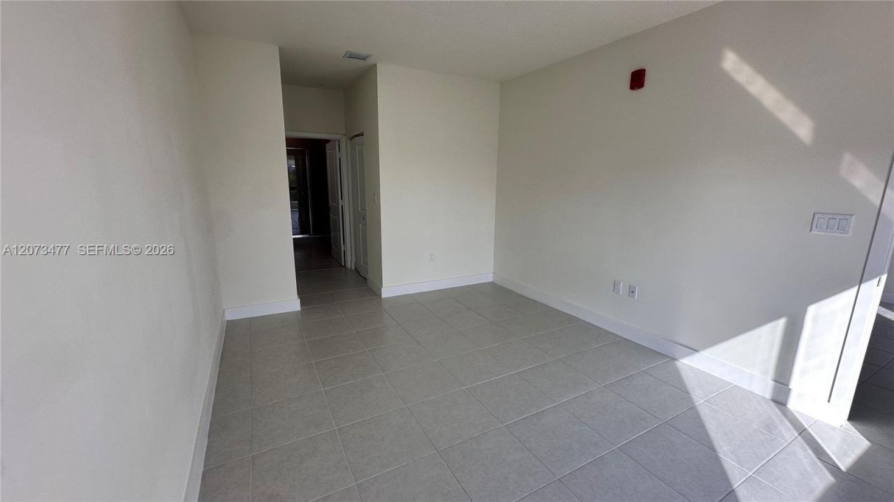 8001 NW 41st St, Unit 308, Doral, FL 33166 Photo
