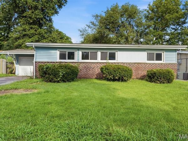 6820 Waterleigh Drive , St Louis, MO 63134
