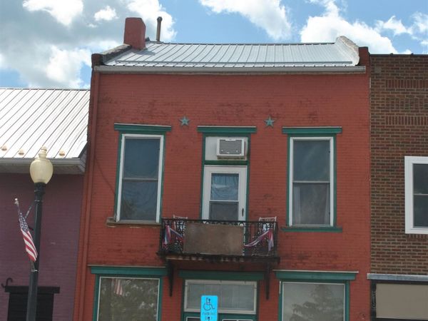 404 S River Park Drive, Guttenberg, IA 52052