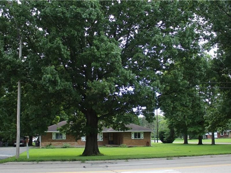 1180 S Alex Road, West Carrollton, OH 45449 Photo 2