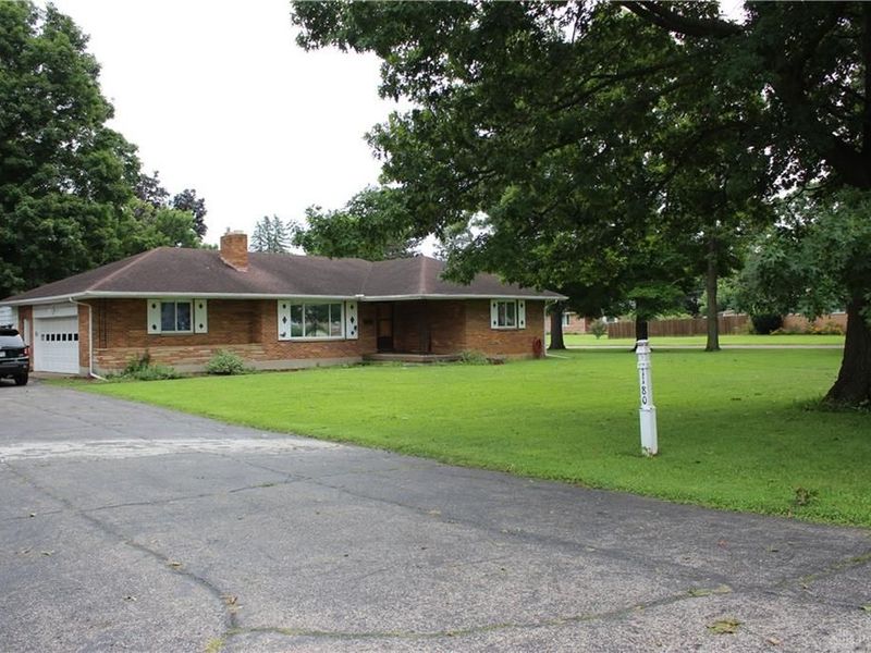 1180 S Alex Road, West Carrollton, OH 45449 Photo 3