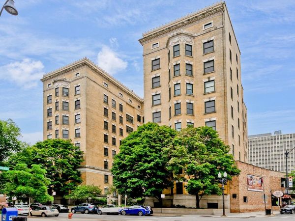 559 W Surf Street , Unit 500, Chicago, IL 60657