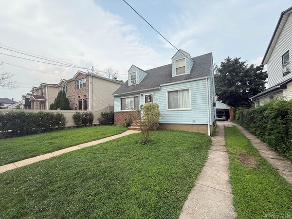 13619 220th Place , Springfield Gardens, NY 11413