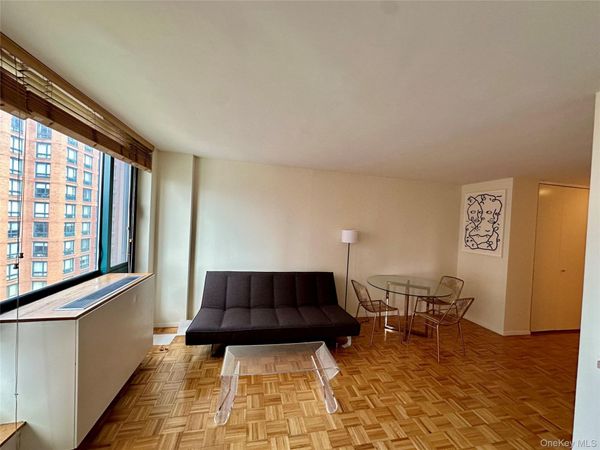1 Irving Place , Unit U17H, New York (Manhattan), NY 10003