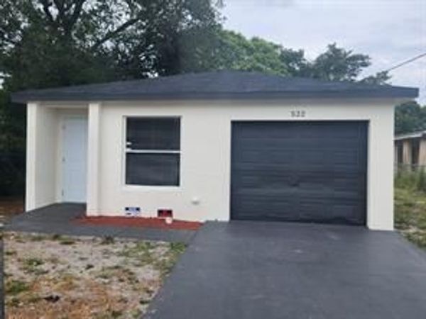 522 N 15TH Street, Fort Pierce, FL 34950
