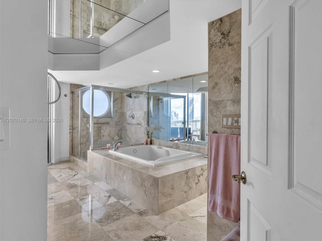 20185 E Country Club Dr , Unit 2101, Aventura, FL 33180 Photo