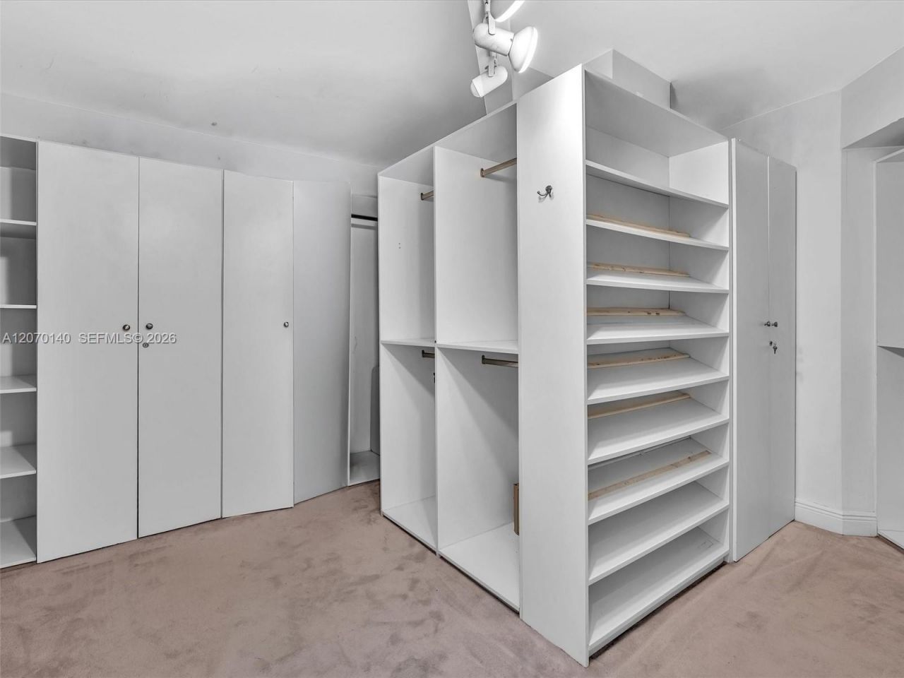 20185 E Country Club Dr , Unit 2101, Aventura, FL 33180 Photo