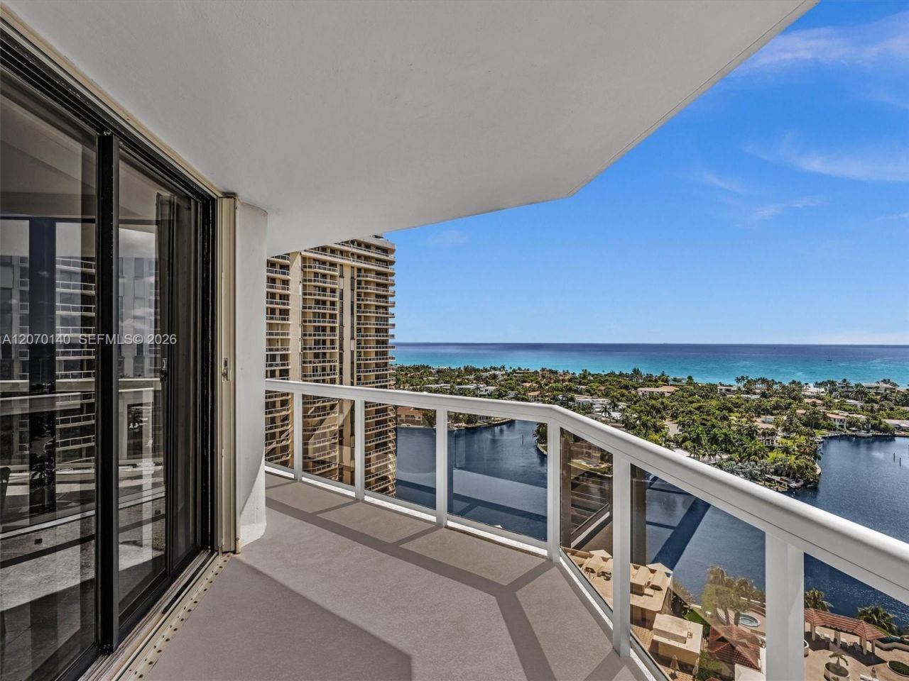 20185 E Country Club Dr , Unit 2101, Aventura, FL 33180 Photo