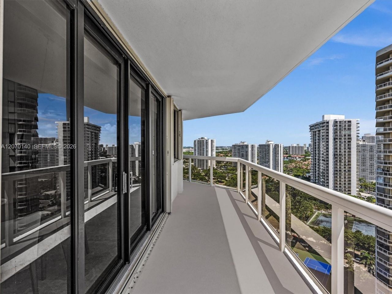 20185 E Country Club Dr , Unit 2101, Aventura, FL 33180 Photo