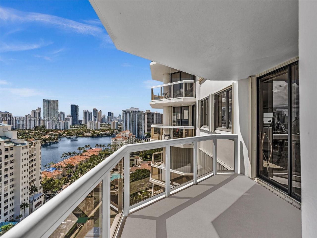 20185 E Country Club Dr , Unit 2101, Aventura, FL 33180 Photo