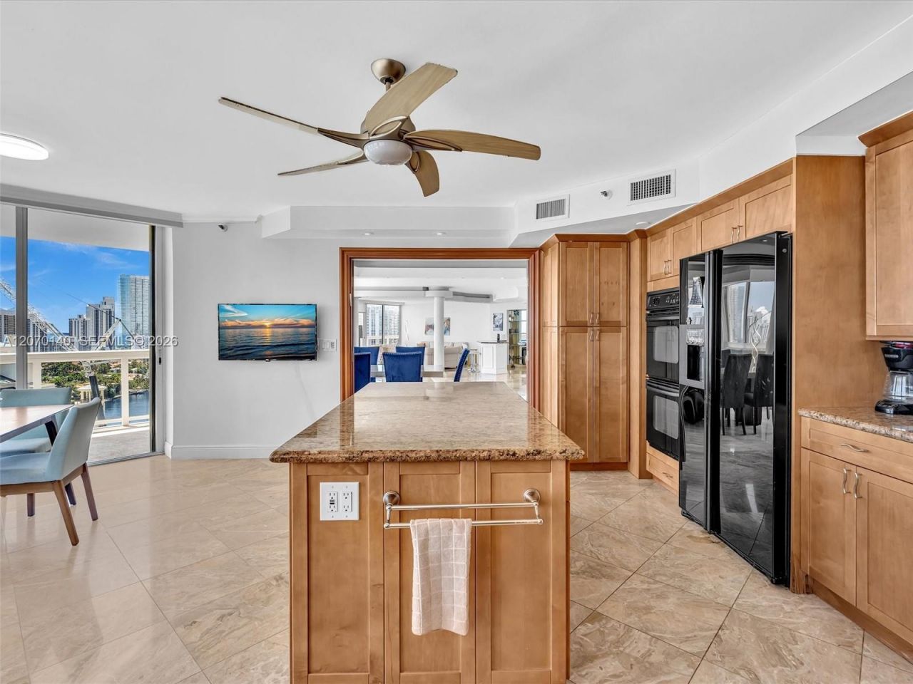 20185 E Country Club Dr , Unit 2101, Aventura, FL 33180 Photo