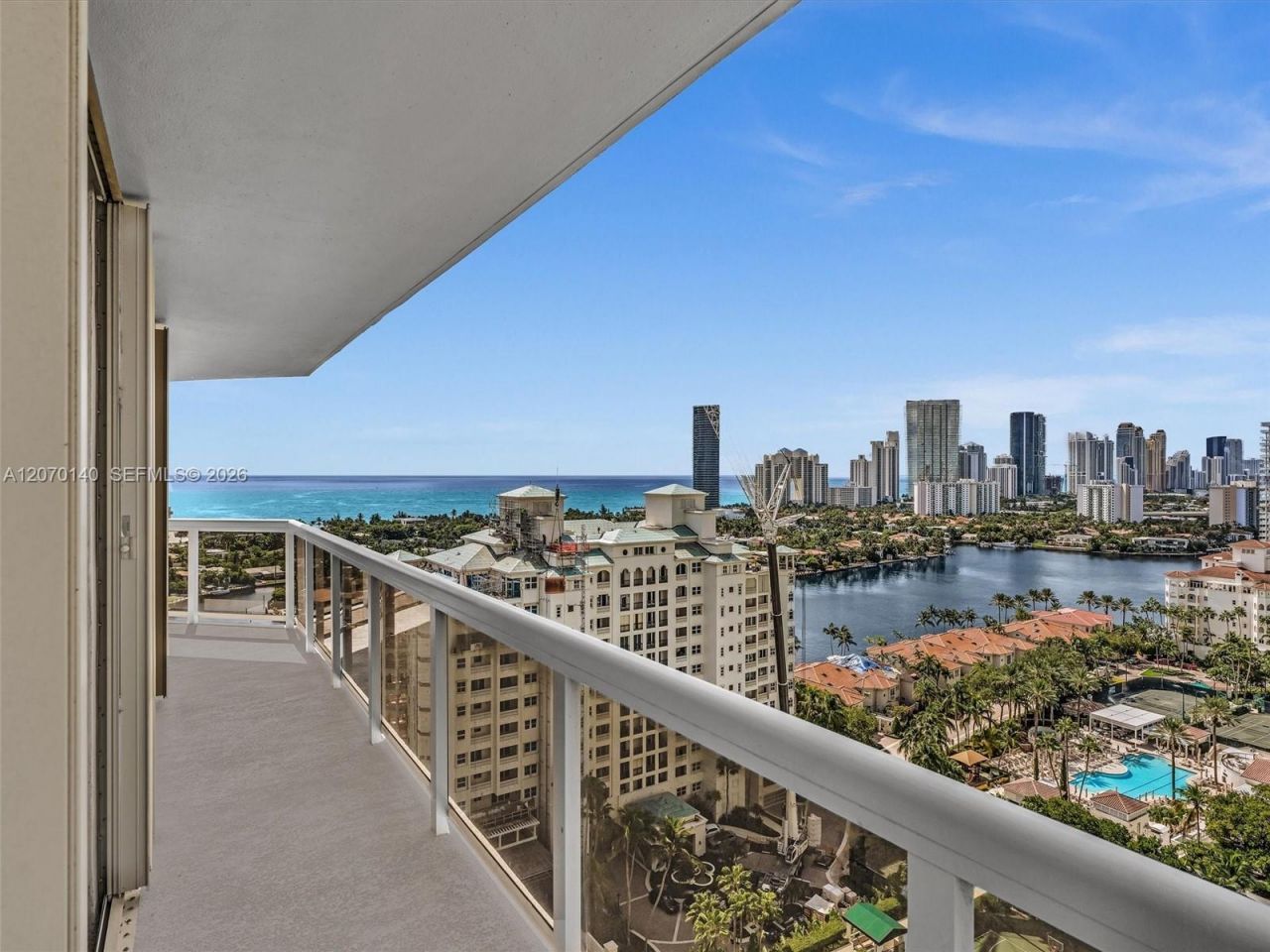 20185 E Country Club Dr , Unit 2101, Aventura, FL 33180 Photo