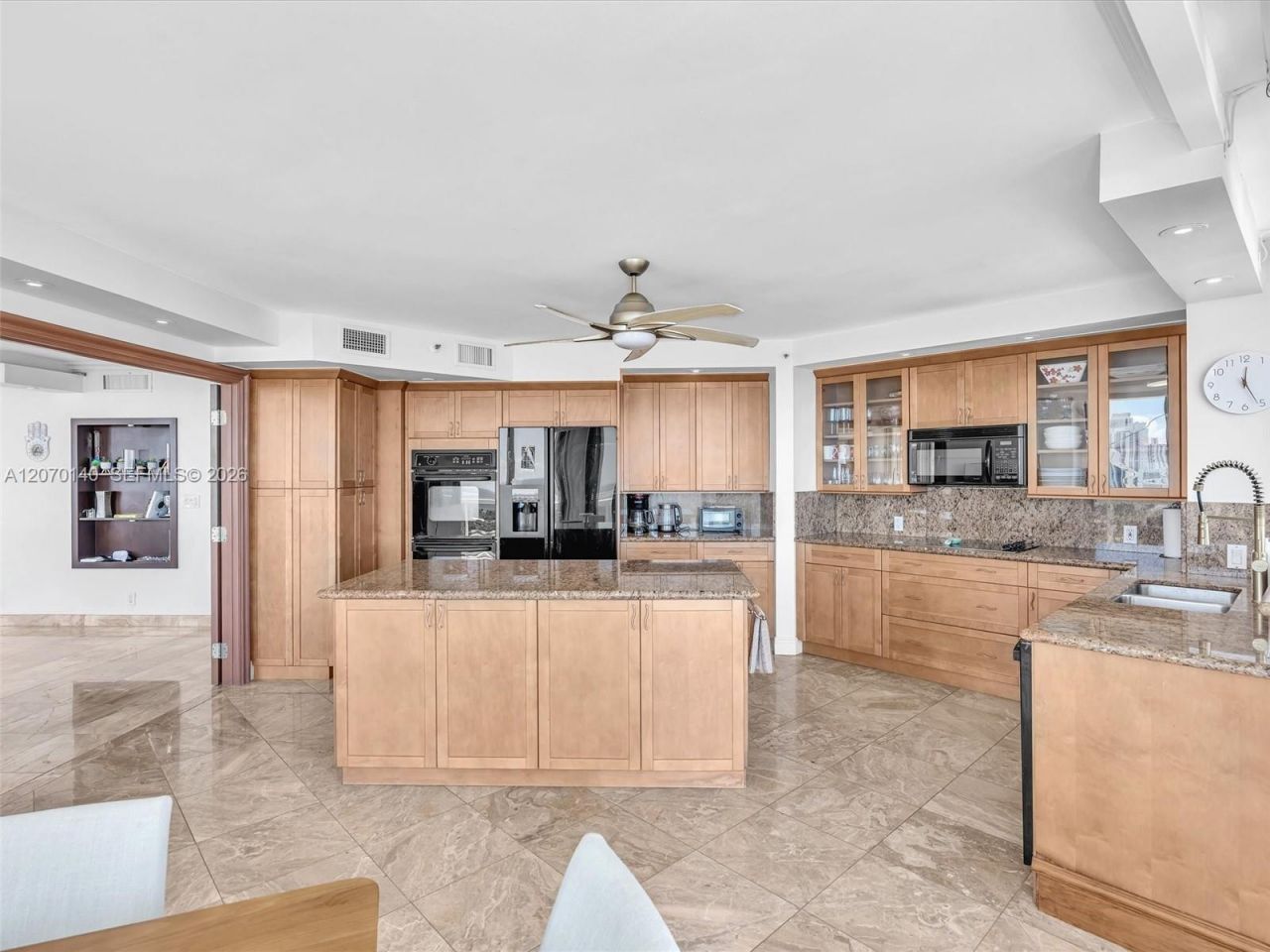20185 E Country Club Dr , Unit 2101, Aventura, FL 33180 Photo