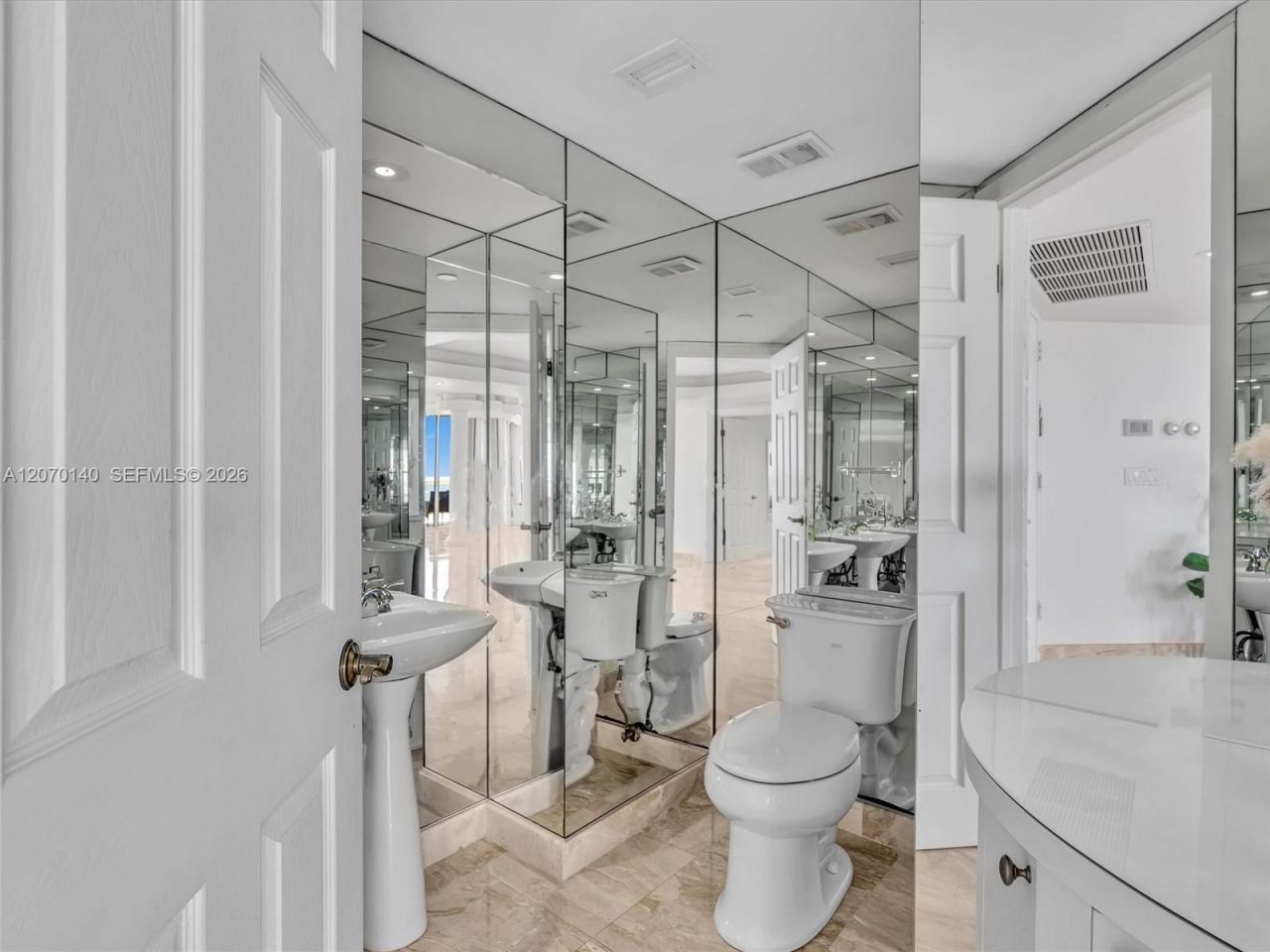 20185 E Country Club Dr , Unit 2101, Aventura, FL 33180 Photo