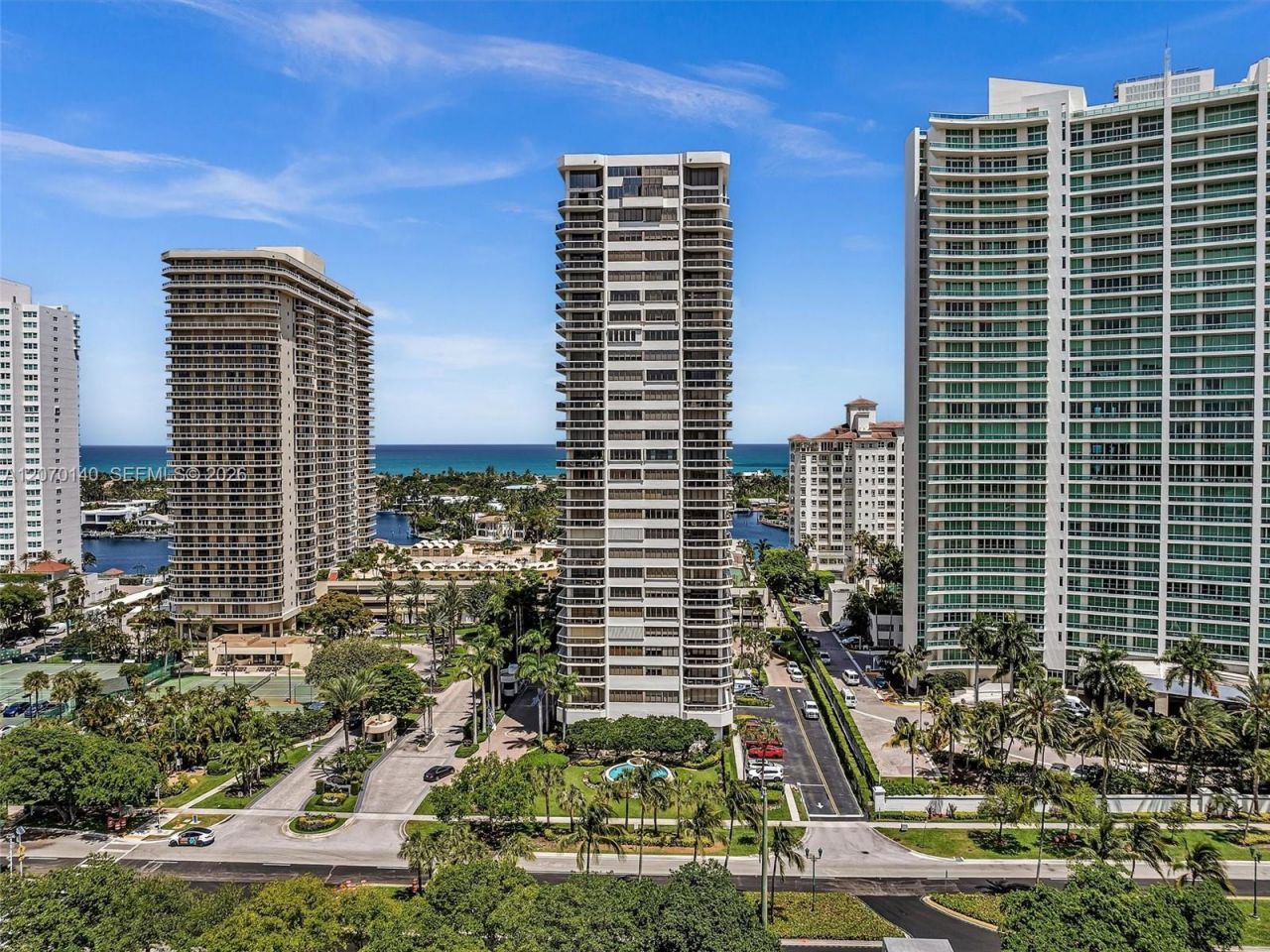 20185 E Country Club Dr , Unit 2101, Aventura, FL 33180 Photo