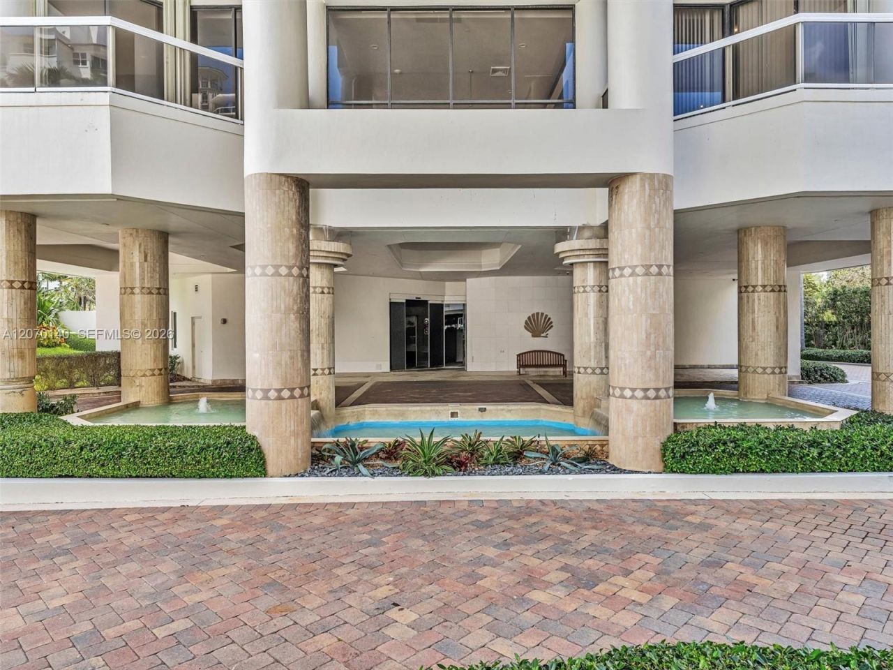 20185 E Country Club Dr , Unit 2101, Aventura, FL 33180 Photo