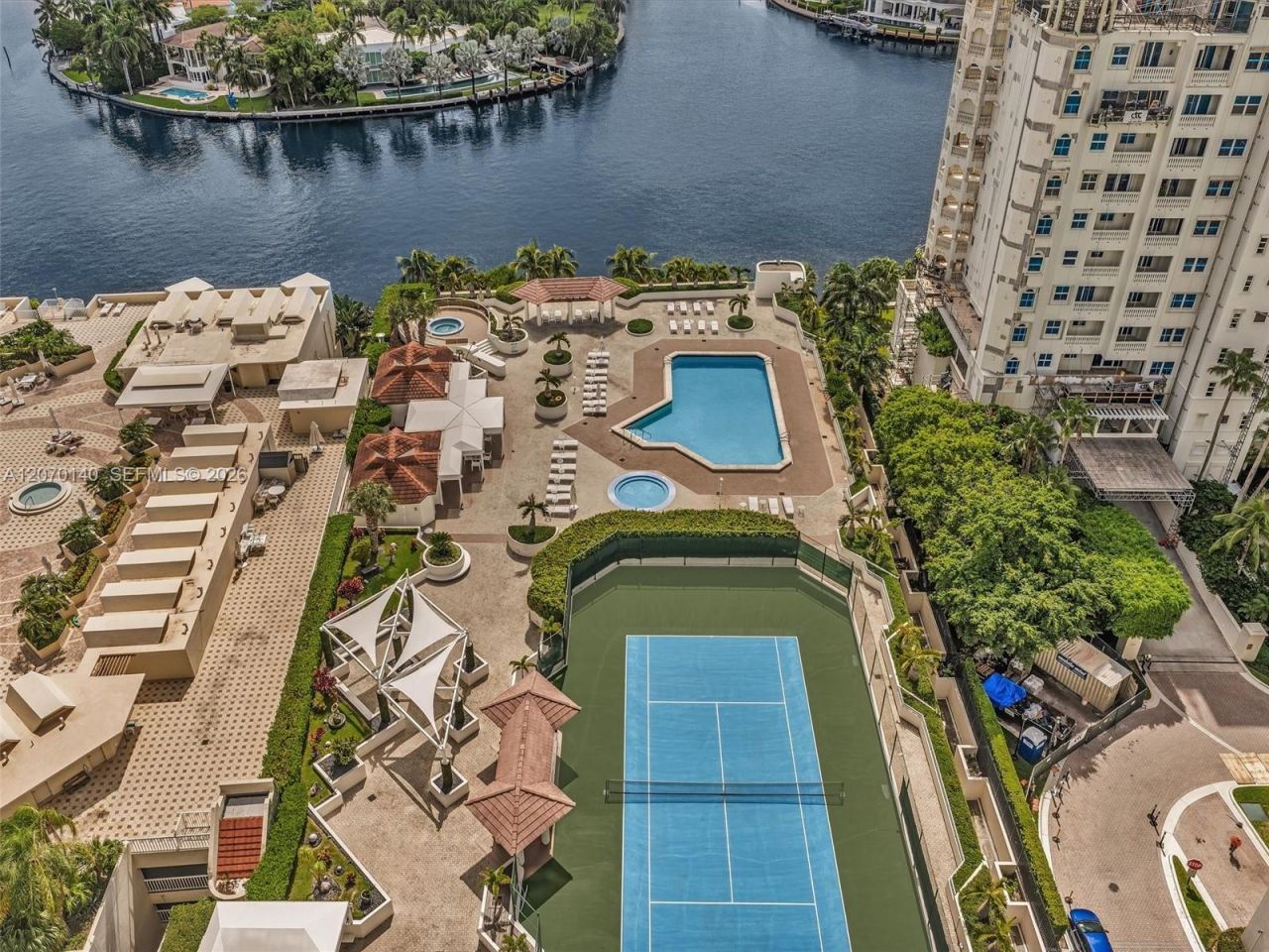 20185 E Country Club Dr , Unit 2101, Aventura, FL 33180 Photo