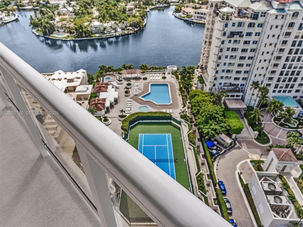 20185 E Country Club Dr , Unit 2101, Aventura, FL 33180 Photo