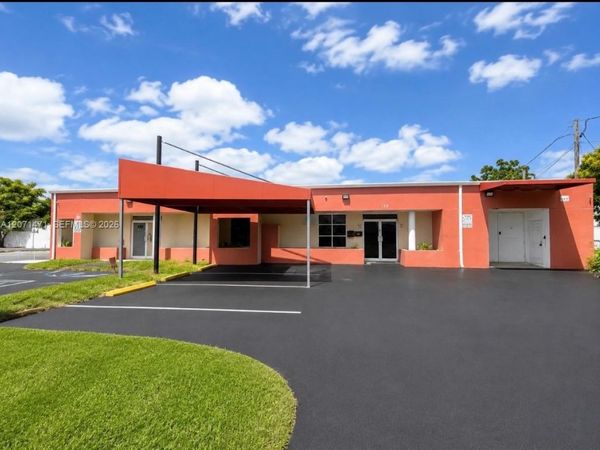 120 SW 70th Ave , Pembroke Pines, FL 33023