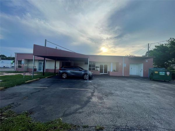 120 SW 70th Ave , Pembroke Pines, FL 33023