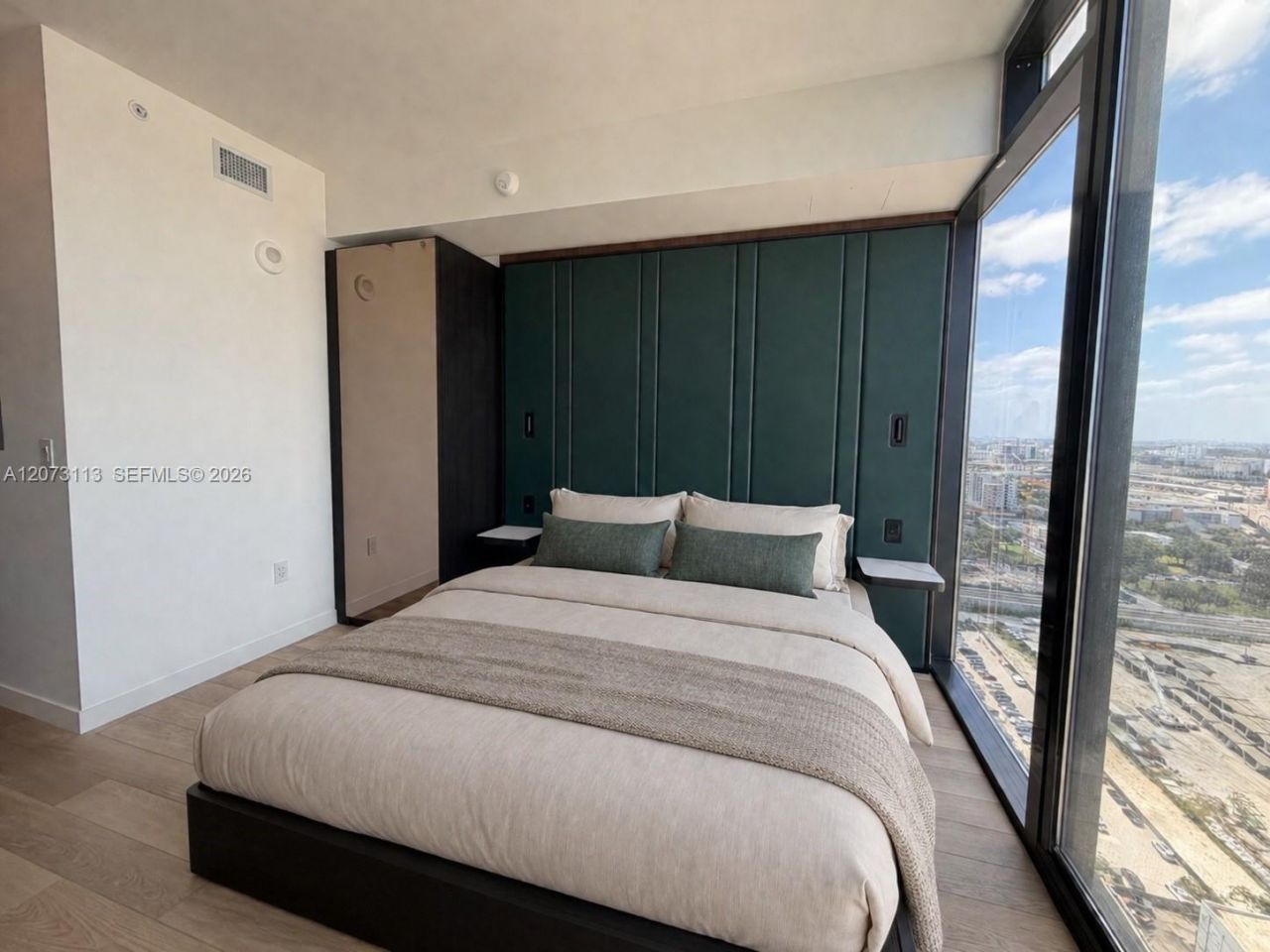 20 NE 11th, Unit 2703B, Miami, FL 33132 Photo