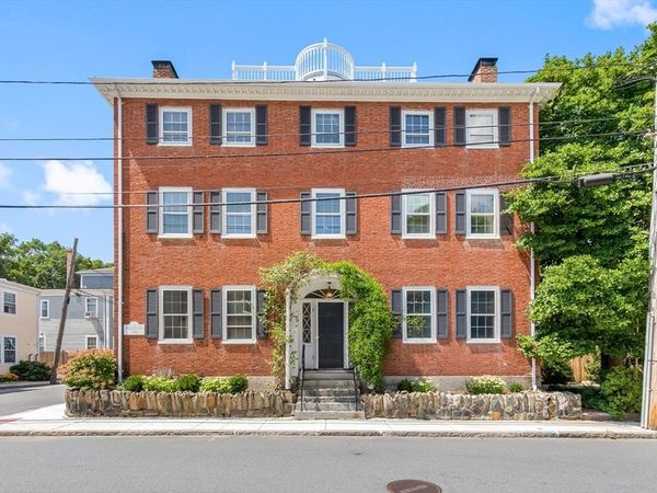 56 Lime St, Newburyport, MA 01950