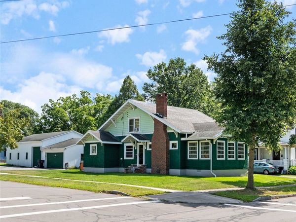 21 Pearl Street, Clifton Springs, NY 14432