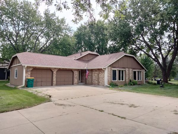 26450 Smithtown Road, Shorewood, MN 55331