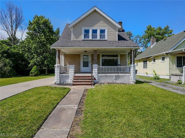 9725 Parkview Avenue , Garfield Heights, OH 44125