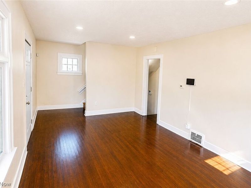 9725 Parkview Avenue , Garfield Heights, OH 44125 Photo 10