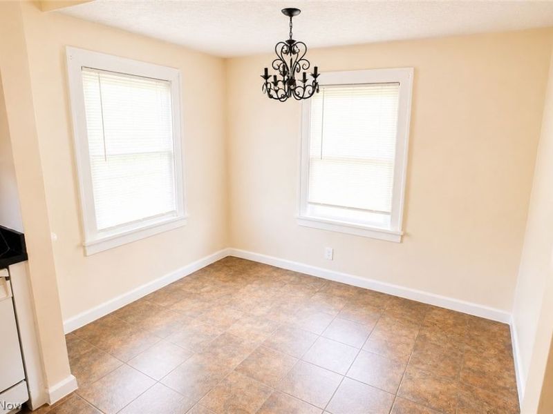 9725 Parkview Avenue , Garfield Heights, OH 44125 Photo 13