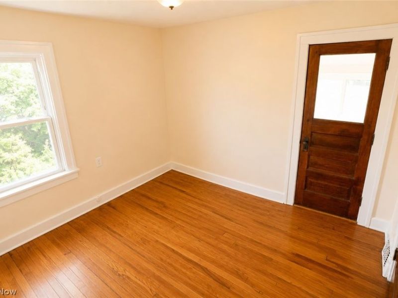 9725 Parkview Avenue , Garfield Heights, OH 44125 Photo 27