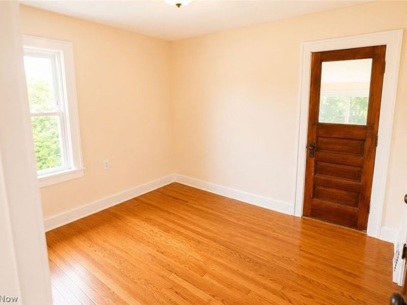 9725 Parkview Avenue , Garfield Heights, OH 44125 Photo 29