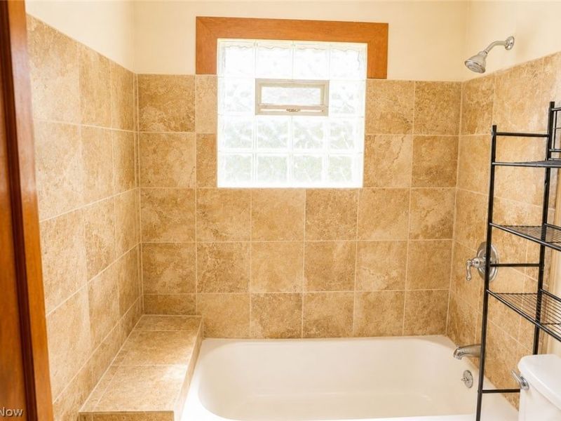 9725 Parkview Avenue , Garfield Heights, OH 44125 Photo 33