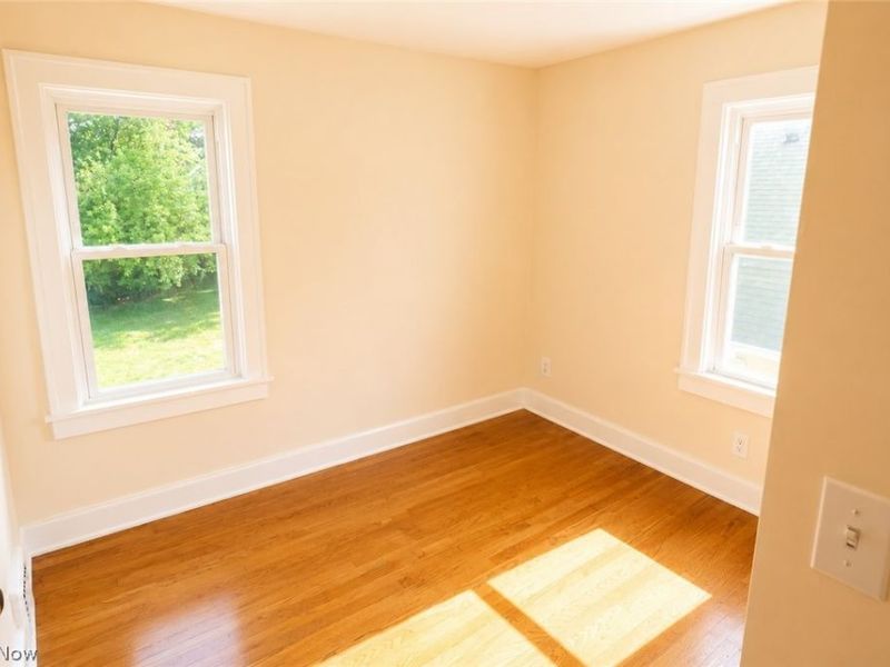 9725 Parkview Avenue , Garfield Heights, OH 44125 Photo 34
