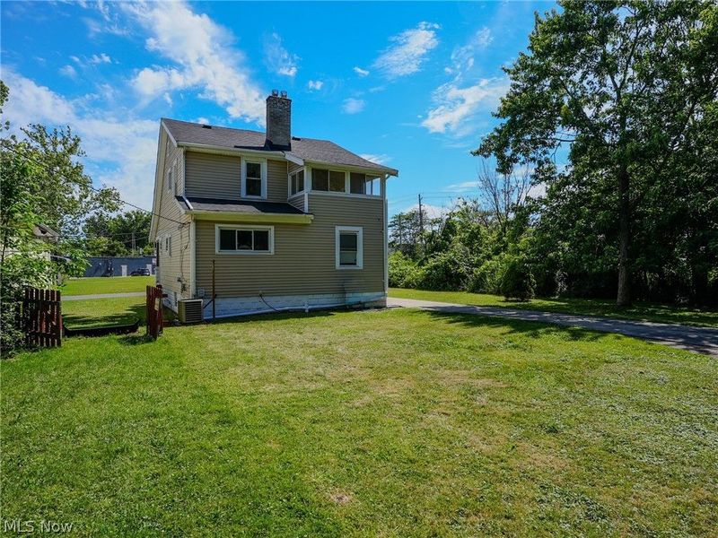 9725 Parkview Avenue , Garfield Heights, OH 44125 Photo 42