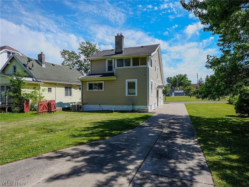 9725 Parkview Avenue , Garfield Heights, OH 44125 Photo 43