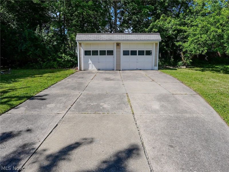 9725 Parkview Avenue , Garfield Heights, OH 44125 Photo 45
