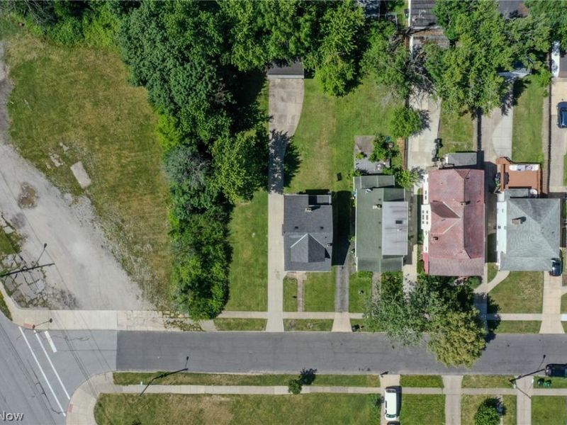 9725 Parkview Avenue , Garfield Heights, OH 44125 Photo 49