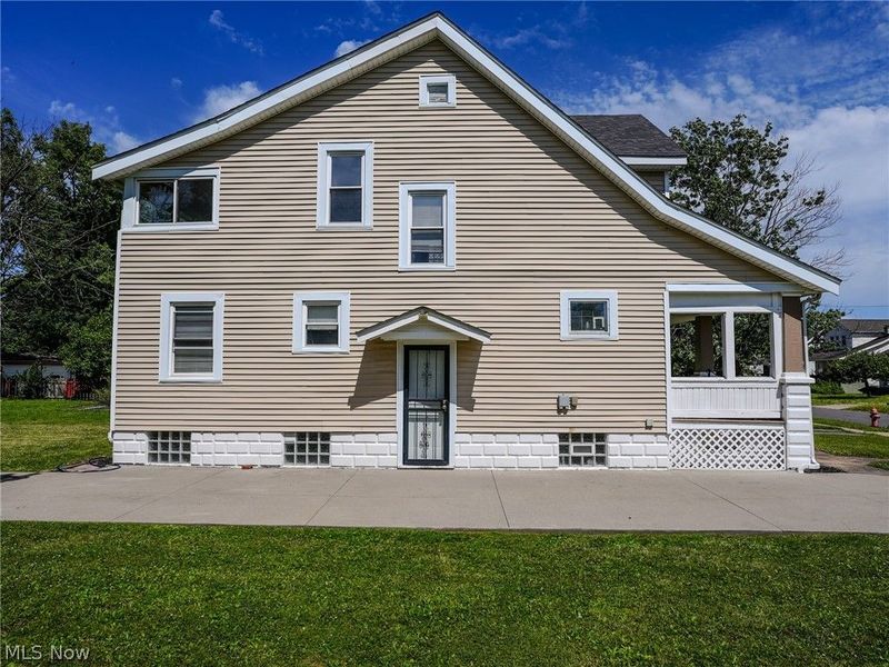 9725 Parkview Avenue , Garfield Heights, OH 44125 Photo 5