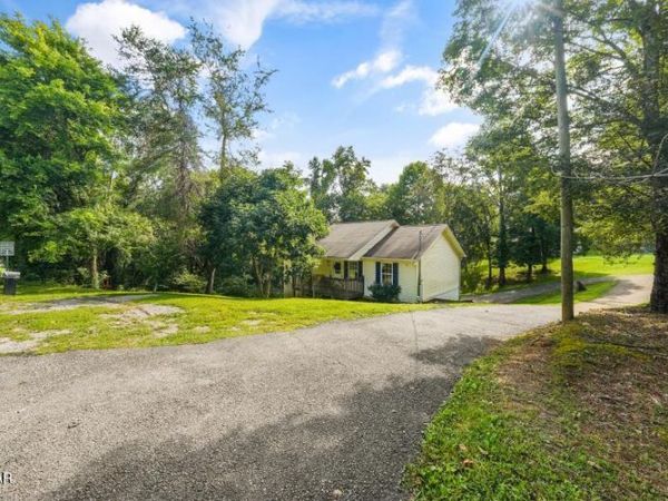 2208 Island Boulevard, Sevierville, TN 37876