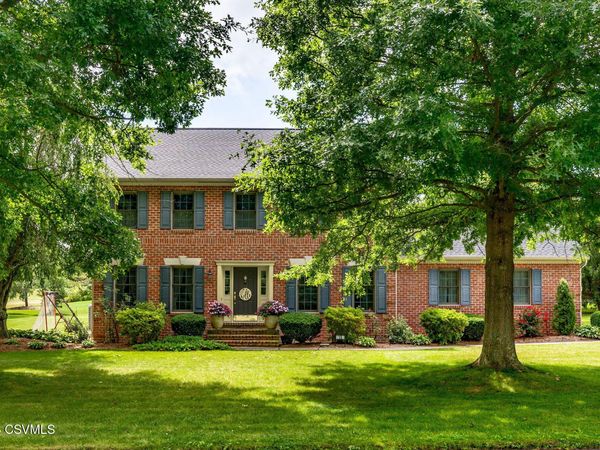 15 FARM HOUSE Lane, Selinsgrove, PA 17870