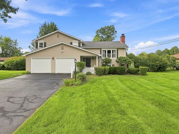 367 Steiger Dr, Westfield, MA 01085