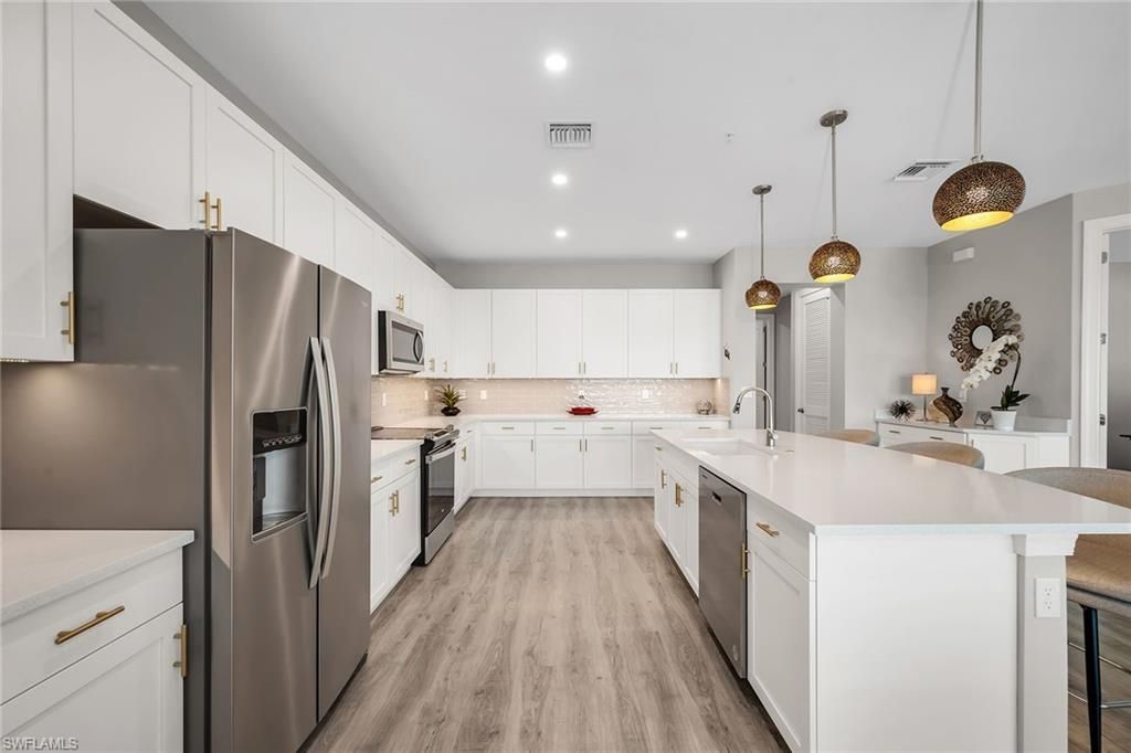 233 Indies Dr E, Unit 201, Naples, FL 34114 Photo